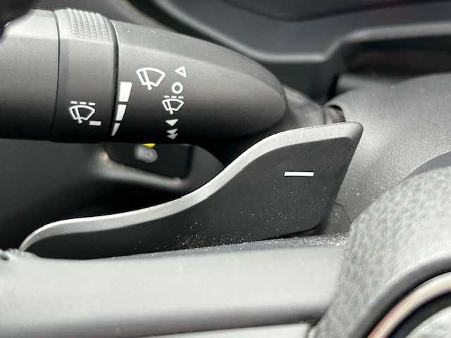 トヨタ クラウン ハイブリッド RS 茨城県 2019(令1)年 4.3万km ホワイトパールクリスタルシャイン 純正ナビ/サンルーフ/パワーシート　/シートヒーター　/ハンドルヒーター　/クルーズコントロール　/追尾走行/バックモニター/純正タイヤ　/純正フロアマット　/ＵＳＢ入力端子　/コーナーセンサー前後　/フルセグ　/ＡＭ/ＦＭ