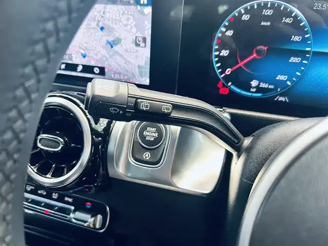 メルセデス・ベンツ ＧＬＢ２００ｄ 大阪府 2020(令2)年 1.5万km マウンテングレー ワンオーナー/レーダーセーフティ/ハーフレザー/メモリ付きパワーシート/シートヒーター/純正ナビ/TV/360度カメラ/純正18インチAW/LEDヘッドライト/電動リアゲート/ブラインドスポット/ACC/ワイヤレス充電