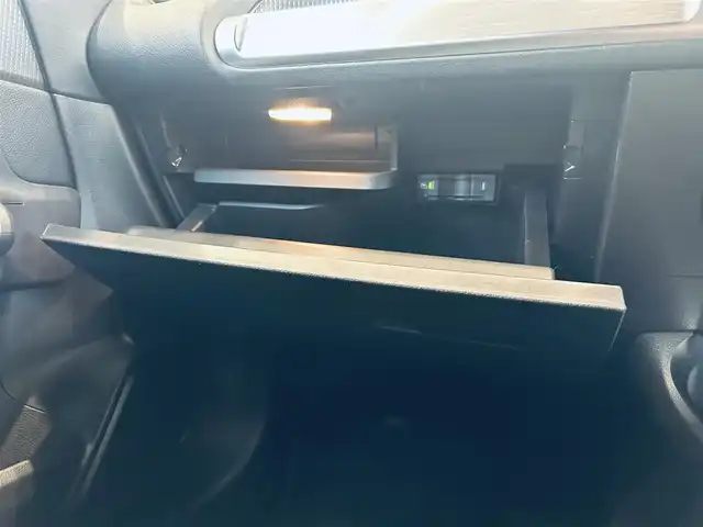 メルセデス・ベンツ ＧＬＢ２００ｄ 大阪府 2020(令2)年 1.5万km マウンテングレー ワンオーナー/レーダーセーフティ/ハーフレザー/メモリ付きパワーシート/シートヒーター/純正ナビ/TV/360度カメラ/純正18インチAW/LEDヘッドライト/電動リアゲート/ブラインドスポット/ACC/ワイヤレス充電
