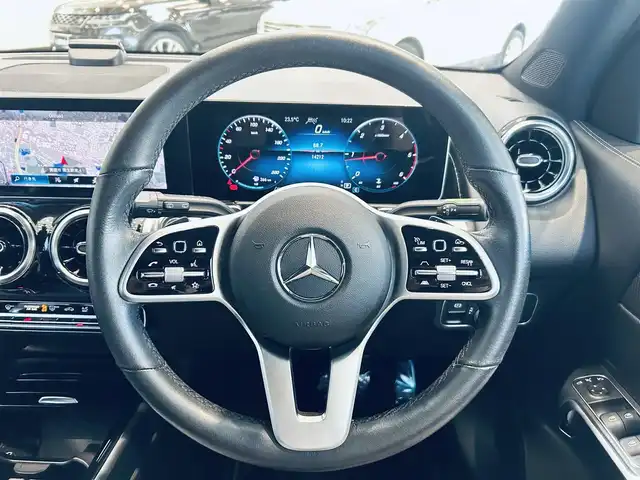 メルセデス・ベンツ ＧＬＢ２００ｄ 大阪府 2020(令2)年 1.5万km マウンテングレー ワンオーナー/レーダーセーフティ/ハーフレザー/メモリ付きパワーシート/シートヒーター/純正ナビ/TV/360度カメラ/純正18インチAW/LEDヘッドライト/電動リアゲート/ブラインドスポット/ACC/ワイヤレス充電