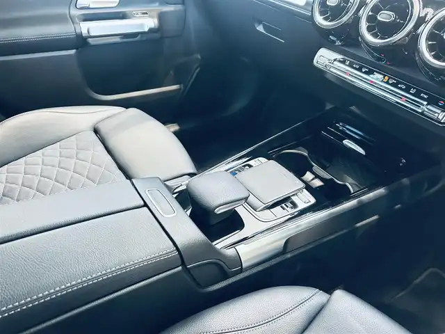 メルセデス・ベンツ ＧＬＢ２００ｄ 大阪府 2020(令2)年 1.5万km マウンテングレー ワンオーナー/レーダーセーフティ/ハーフレザー/メモリ付きパワーシート/シートヒーター/純正ナビ/TV/360度カメラ/純正18インチAW/LEDヘッドライト/電動リアゲート/ブラインドスポット/ACC/ワイヤレス充電