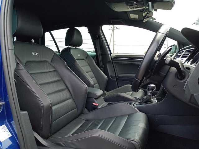 フォルクスワーゲン ゴルフ Ｒ 福井県 2014(平26)年 7.1万km ラピスブルーメタリック 純正18インチAW/パドルシフト/キセノンヘッドライト/Rフォグ/前後コーナーセンサー/運転席パワーシート/前席シートヒーター/クルーズコントロール/バックカメラ/純正HDDナビ（CD/DVD/BT/AM/FM）/ビルトインETC/オートホールド/横滑り防止装置/盗難防止装置/アイドリングストップ/ダブル＋サイドエアバッグ/カーテンエアバッグ/純正フロアマット/スマートキー