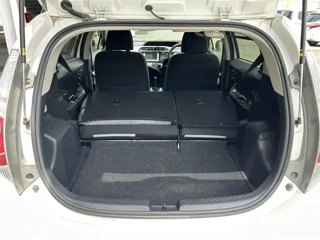 トヨタ アクア S 静岡県 2014(平26)年 3.2万km スーパーホワイトⅡ スマートエントリーパッケージ/ナビレディパッケージ/純正メモリナビ/・ワンセグ/CD/Bluetooth/バックカメラ/前方ドライブレコーダー/ETC/ステアリングスイッチ/オートライト/スマートキー/・プッシュスタート/ウインカーミラー/純正フロアマット/ドアバイザー