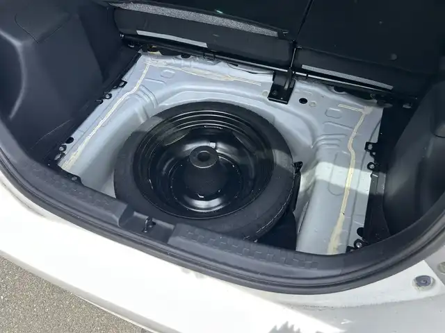 トヨタ アクア S 静岡県 2014(平26)年 3.2万km スーパーホワイトⅡ スマートエントリーパッケージ/ナビレディパッケージ/純正メモリナビ/・ワンセグ/CD/Bluetooth/バックカメラ/前方ドライブレコーダー/ETC/ステアリングスイッチ/オートライト/スマートキー/・プッシュスタート/ウインカーミラー/純正フロアマット/ドアバイザー