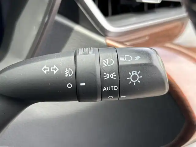 トヨタ カローラツーリング ハイブリッド ダブルバイビー 大分県 2020(令2)年 4万km ホワイトパールクリスタルシャイン ・純正ナビ(BT.USB.Miracast)/・バックカメラ/・フルセグテレビ/・プリクラッシュセーフティ/・レーダークルーズコントロール/・ブラインドスポットモニター/・ETC 2.0/・ドライブレコーダー/・シートヒーター/・ブレーキホールド/・オートハイビーム/・ハンドルヒーター/・ステアリングリモコン