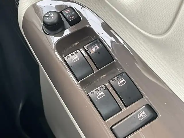 ダイハツ ムーヴ キャンバス G メイクアップ リミテッド　SAⅢ 千葉県 2021(令3)年 4.4万km パールホワイトⅢ/ナチュラルベージュマイカメタリック 2トーン 社外メモリナビ　/全方位カメラ　/Ｂｌｕｅｔｏｏｔｈ接続あり　/ＣＤ再生あり　/ＥＴＣ　/シートヒーター　/両側パワースライドドア /スマートアシストIII /LEDヘッドライト /スマートキー /アイドリングストップ