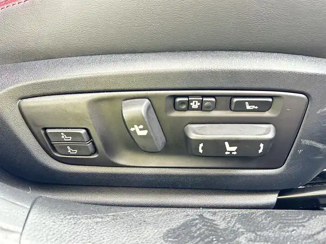 レクサス ＧＳ 300h Fスポーツ 兵庫県 2017(平29)年 3.7万km ホワイトノーヴァガラスフレーク 純正ナビ（AM/FM/CD/TV/BT)/フルセグTV/前方ドライブレコーダー/セーフティセンス/レーンキープアシスト/バックカメラ/プッシュスタート/革巻きステアリング/ステアリングヒーター/パドルシフト/クルーズコントロール（追従なし）/ビルドインETC/TVキャンセラー/シートメモリー/レザーシート/シートヒーター/ベンチレーション/リアサンシェード/純正フロアマット/ドアバイザー/純正19インチアルミホイール