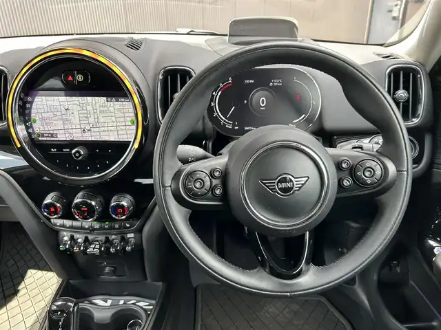 ＭＩＮＩ ＢＭＷ ミニ クロスオーバー クーパー D オール4 道東・釧路十勝 2020(令2)年 3万km ホワイト・シルバー ペッパーパッケージ/　・バックカメラ/　・パークディスタンスコントロール/　・MINIドライビングモード/アクティブクルーズコントロール/純正HDDナビ/BT/USB/シートヒーター/パワーバックドア/純正ドライブレコーダー(前)/アンビエントライト/ヘッドアップディスプレイ/アダプディブLEDヘッドライト/オートライト/LEDデイライト/フロント/リアフォグライト/ミラーETC/社外16インチAW/インテリジェントセーフティ