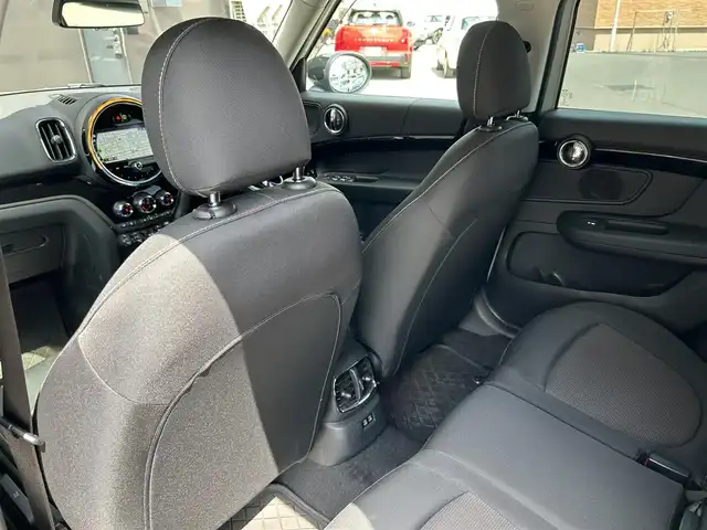 ＭＩＮＩ ＢＭＷ ミニ クロスオーバー クーパー D オール4 道東・釧路十勝 2020(令2)年 3万km ホワイト・シルバー ペッパーパッケージ/　・バックカメラ/　・パークディスタンスコントロール/　・MINIドライビングモード/アクティブクルーズコントロール/純正HDDナビ/BT/USB/シートヒーター/パワーバックドア/純正ドライブレコーダー(前)/アンビエントライト/ヘッドアップディスプレイ/アダプディブLEDヘッドライト/オートライト/LEDデイライト/フロント/リアフォグライト/ミラーETC/社外16インチAW/インテリジェントセーフティ