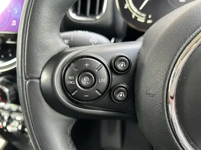 ＭＩＮＩ ＢＭＷ ミニ クロスオーバー クーパー D オール4 道東・釧路十勝 2020(令2)年 3万km ホワイト・シルバー ペッパーパッケージ/　・バックカメラ/　・パークディスタンスコントロール/　・MINIドライビングモード/アクティブクルーズコントロール/純正HDDナビ/BT/USB/シートヒーター/パワーバックドア/純正ドライブレコーダー(前)/アンビエントライト/ヘッドアップディスプレイ/アダプディブLEDヘッドライト/オートライト/LEDデイライト/フロント/リアフォグライト/ミラーETC/社外16インチAW/インテリジェントセーフティ