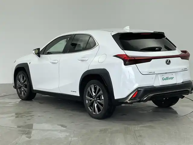 レクサス ＵＸ 250h Fスポーツ 愛知県 2020(令2)年 5.5万km ホワイトノーヴァガラスフレーク サンルーフ/3眼LEDヘッドライト/純正ナビ/バックカメラ/ブラインドスポットモニター/クルーズコントロール/電動リアゲード/レザーシート/パワーシート/シートヒーター/シートクーラー/ステアリングヒート/ドライブレコーダー/純正AW/パドルシフト/後退時連動式ドアミラー/オートホールド/レーンキープ/オートライト/オートマチックハイビーム/コーナリングライト