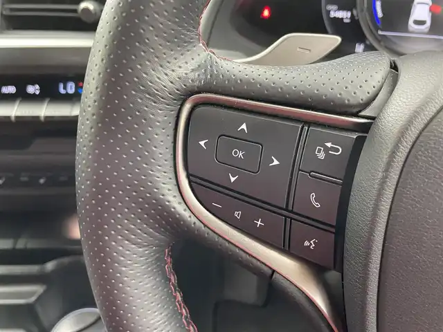 レクサス ＵＸ 250h Fスポーツ 愛知県 2020(令2)年 5.5万km ホワイトノーヴァガラスフレーク サンルーフ/3眼LEDヘッドライト/純正ナビ/バックカメラ/ブラインドスポットモニター/クルーズコントロール/電動リアゲード/レザーシート/パワーシート/シートヒーター/シートクーラー/ステアリングヒート/ドライブレコーダー/純正AW/パドルシフト/後退時連動式ドアミラー/オートホールド/レーンキープ/オートライト/オートマチックハイビーム/コーナリングライト