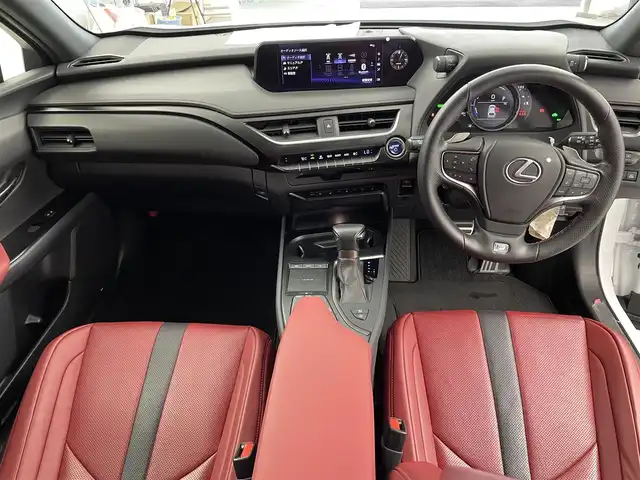 レクサス ＵＸ 250h Fスポーツ 愛知県 2020(令2)年 5.5万km ホワイトノーヴァガラスフレーク サンルーフ/3眼LEDヘッドライト/純正ナビ/バックカメラ/ブラインドスポットモニター/クルーズコントロール/電動リアゲード/レザーシート/パワーシート/シートヒーター/シートクーラー/ステアリングヒート/ドライブレコーダー/純正AW/パドルシフト/後退時連動式ドアミラー/オートホールド/レーンキープ/オートライト/オートマチックハイビーム/コーナリングライト