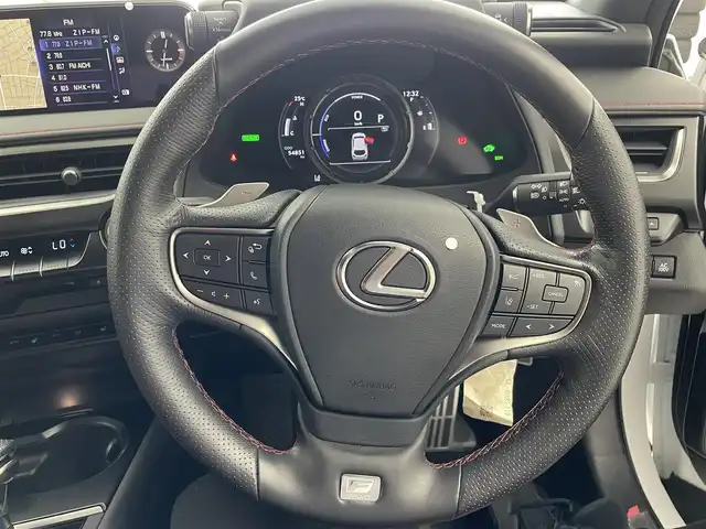 レクサス ＵＸ 250h Fスポーツ 愛知県 2020(令2)年 5.5万km ホワイトノーヴァガラスフレーク サンルーフ/3眼LEDヘッドライト/純正ナビ/バックカメラ/ブラインドスポットモニター/クルーズコントロール/電動リアゲード/レザーシート/パワーシート/シートヒーター/シートクーラー/ステアリングヒート/ドライブレコーダー/純正AW/パドルシフト/後退時連動式ドアミラー/オートホールド/レーンキープ/オートライト/オートマチックハイビーム/コーナリングライト