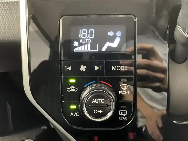 トヨタ ルーミー カスタムG－T 滋賀県 2018(平30)年 4.1万km ブラックマイカ/マゼンダベリーメタリック 禁煙車/純正ナビ/CD.DVD.Bluetooth.フルセグ/バックカメラ/衝突軽減ブレーキ/クルーズコントロール/両側パワースライドドア/前席シートヒーター/前後ドライブレコーダー/ビルトインETC/アイドリングストップ/ステアリングスイッチ/コーナーセンサー/オートライト/LEDヘッドライト/スマートキー