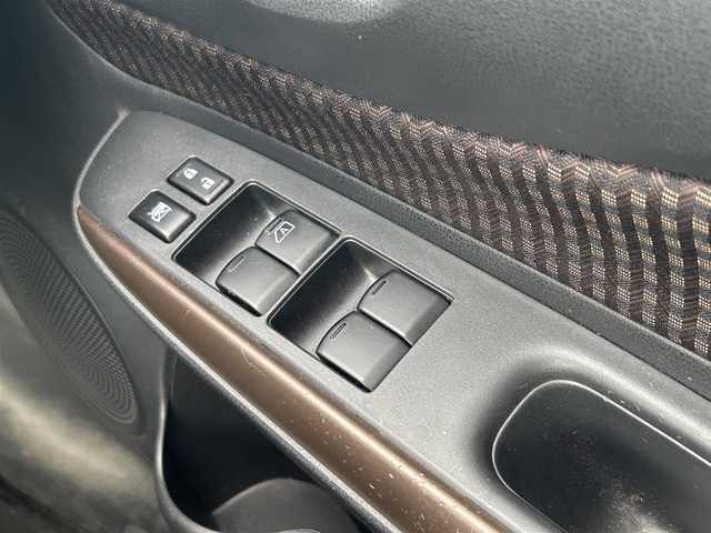日産 ノート e－パワー メダリスト 栃木県 2019(令1)年 4.6万km ブリリアントホワイトパール インテリジェントエマージェンシーブレーキ/純正ナビ/フルセグTV DVD Bluetooth /アラウンドビューモニター/ETC/ハーフレザーシート/レーダークルーズコントロール/純正フロアマット/LEDオートライト/フォグランプ/純正アルミホイール/コーナーセンサー/スマートキー/プッシュスタート/ドアバイザー/横滑り防止装置