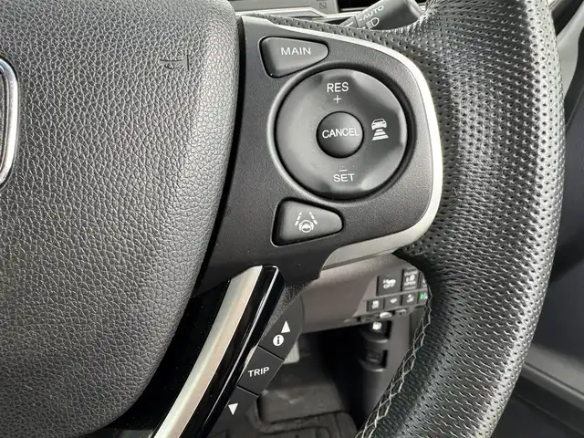 ホンダ フリード ハイブリット モデューロX ホンダセンシング 愛知県 2018(平30)年 7.1万km ホワイトオーキッドパール ホンダセンシング/　　・衝突軽減ブレーキシステム/　　・誤発進抑制機能/　　・歩行者事故低減ステアリング/　　・路外逸脱抑制機能/　　・アダプティブクルーズコントロール/　　・車線維持支援システム/純正7インチナビ　/　　・CD/DVD/BT/フルセグ/バックカメラ/ビルトインETC/革巻きステアリング/ステアリングリモコン/ハーフレザーシート/キャプテンシート/両側パワースライドドア/無限15インチアルミホイール/純正LEDヘッドライト/フォグランプ/取扱説明書/保証書