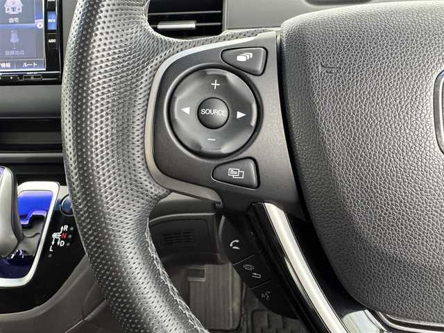 ホンダ フリード ハイブリット モデューロX ホンダセンシング 愛知県 2018(平30)年 7.1万km ホワイトオーキッドパール ホンダセンシング/　　・衝突軽減ブレーキシステム/　　・誤発進抑制機能/　　・歩行者事故低減ステアリング/　　・路外逸脱抑制機能/　　・アダプティブクルーズコントロール/　　・車線維持支援システム/純正7インチナビ　/　　・CD/DVD/BT/フルセグ/バックカメラ/ビルトインETC/革巻きステアリング/ステアリングリモコン/ハーフレザーシート/キャプテンシート/両側パワースライドドア/無限15インチアルミホイール/純正LEDヘッドライト/フォグランプ/取扱説明書/保証書