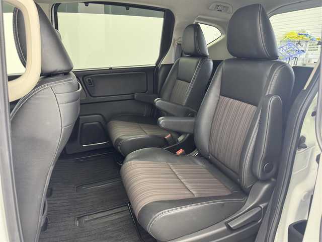 ホンダ フリード ハイブリット モデューロX ホンダセンシング 愛知県 2018(平30)年 7.1万km ホワイトオーキッドパール ホンダセンシング/　　・衝突軽減ブレーキシステム/　　・誤発進抑制機能/　　・歩行者事故低減ステアリング/　　・路外逸脱抑制機能/　　・アダプティブクルーズコントロール/　　・車線維持支援システム/純正7インチナビ　/　　・CD/DVD/BT/フルセグ/バックカメラ/ビルトインETC/革巻きステアリング/ステアリングリモコン/ハーフレザーシート/キャプテンシート/両側パワースライドドア/無限15インチアルミホイール/純正LEDヘッドライト/フォグランプ/取扱説明書/保証書