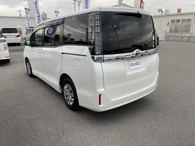 トヨタ ヴォクシー X 大阪府 2016(平28)年 7.3万km ホワイトパールクリスタルシャイン ”(株)IDOMが運営する【じしゃロン堺店】の自社ローン専用車両になります。/こちらは現金またはオートローンご利用時の価格です。自社ローンご希望の方は別途その旨お申付け下さい”