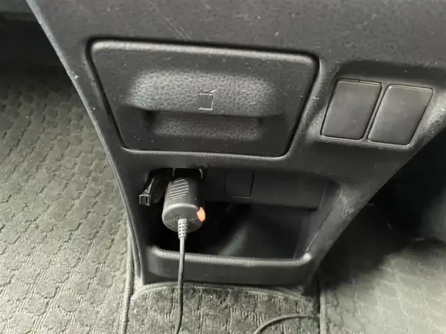 トヨタ ヴォクシー X 大阪府 2016(平28)年 7.3万km ホワイトパールクリスタルシャイン ”(株)IDOMが運営する【じしゃロン堺店】の自社ローン専用車両になります。/こちらは現金またはオートローンご利用時の価格です。自社ローンご希望の方は別途その旨お申付け下さい”