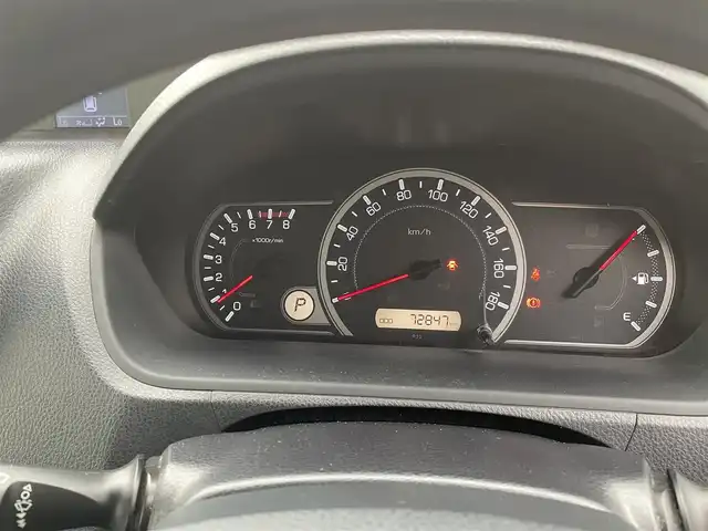 トヨタ ヴォクシー X 大阪府 2016(平28)年 7.3万km ホワイトパールクリスタルシャイン ”(株)IDOMが運営する【じしゃロン堺店】の自社ローン専用車両になります。/こちらは現金またはオートローンご利用時の価格です。自社ローンご希望の方は別途その旨お申付け下さい”