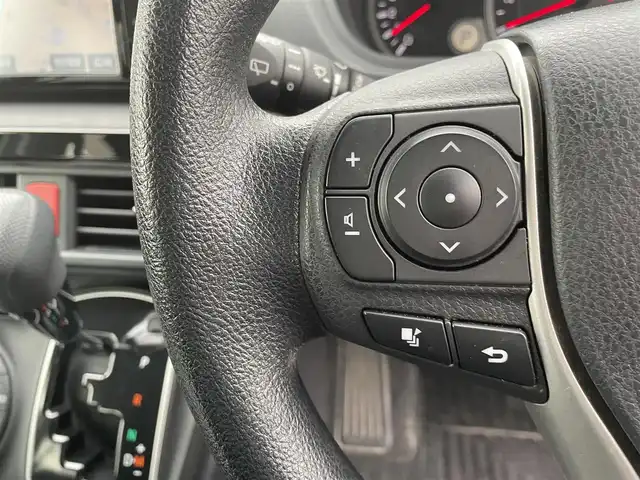 トヨタ ヴォクシー X 大阪府 2016(平28)年 7.3万km ホワイトパールクリスタルシャイン ”(株)IDOMが運営する【じしゃロン堺店】の自社ローン専用車両になります。/こちらは現金またはオートローンご利用時の価格です。自社ローンご希望の方は別途その旨お申付け下さい”