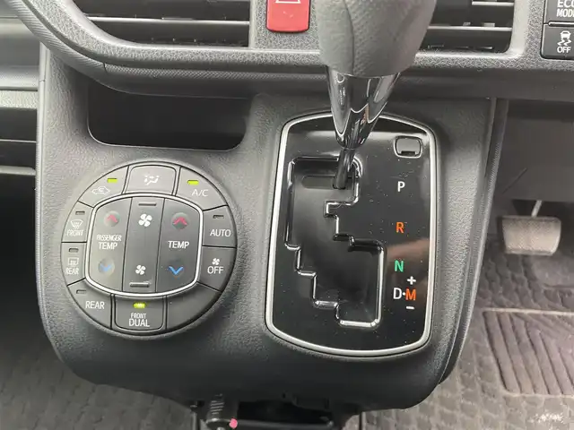 トヨタ ヴォクシー X 大阪府 2016(平28)年 7.3万km ホワイトパールクリスタルシャイン ”(株)IDOMが運営する【じしゃロン堺店】の自社ローン専用車両になります。/こちらは現金またはオートローンご利用時の価格です。自社ローンご希望の方は別途その旨お申付け下さい”