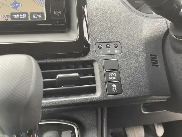 トヨタ ヴォクシー X 大阪府 2016(平28)年 7.3万km ホワイトパールクリスタルシャイン ”(株)IDOMが運営する【じしゃロン堺店】の自社ローン専用車両になります。/こちらは現金またはオートローンご利用時の価格です。自社ローンご希望の方は別途その旨お申付け下さい”