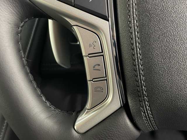 三菱 デリカＤ：５ ブラックエディション 埼玉県 2025(令7)年 0.1千km ホワイトダイヤモンド 登録済未使用/4WD/追従機能付クルーズコントロール/両側電動スライドドア/電動サイドステップ/アルパインナビ/CD/DVD/Bluetooth/フルセグ/フリップダウンモニター/全方位カメラ/電動リアゲート/運転席パワーシート/ブラインドスポットモニター/純正18インチアルミホイール/プッシュスタート/スマートキー