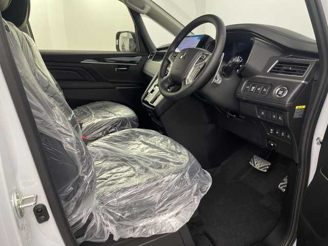 三菱 デリカＤ：５ ブラックエディション 埼玉県 2025(令7)年 0.1千km ホワイトダイヤモンド 登録済未使用/4WD/追従機能付クルーズコントロール/両側電動スライドドア/電動サイドステップ/アルパインナビ/CD/DVD/Bluetooth/フルセグ/フリップダウンモニター/全方位カメラ/電動リアゲート/運転席パワーシート/ブラインドスポットモニター/純正18インチアルミホイール/プッシュスタート/スマートキー