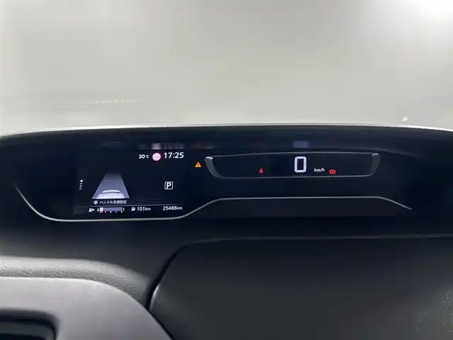 日産 セレナ ハイウェイスター V 佐賀県 2022(令4)年 2.6万km ダイヤモンドブラック 純正10インチナビ/フルセグTV/CD/DVD/Bluetooth/純正11インチフリップダウンモニター/全方位カメラ/デジタルインナールームミラー/ブラインドスポットモニター/衝突被害軽減装置/プロパイロット/レーダークルーズコントロール/レーンアシスト/ロードサインアシスト/オートライト/オートマチックハイビーム/LEDヘッドライト/フォグライト/前方ドライブレコーダー/ビルトインETC/電子パーキング/オートブレーキホールド/両側パワースライドドア/後席サンシェード/シートバックテーブル/ハンズフリースライドドア/スペアキー×1/純正フロアマット/純正16インチアルミホイール