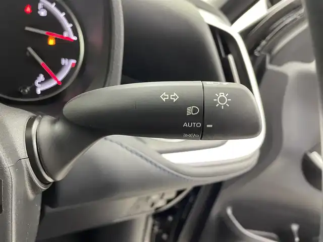 トヨタ ヴォクシー S－Z 福井県 2022(令4)年 1.4万km アティチュードブラックマイカ 純正10.5インチディスプレイオーディオ/（ナビ/Bluetooth/USB/Miracast/HDMI）/フルセグテレビ/バックカメラ/ETC/トヨタセーフティセンス/・プリクラッシュセーフティ/・レーンディパーチャーアラート/・オートマチックハイビーム/・ドライバー異常時対応システム/・発進遅れ告知機能/・レーントレーシングアシスト/・レーダークルーズコントロール/・ロードサインアシスト/・プロアクティブドライビングアシスト/・パーキングサポートブレーキ/オートブレーキホールド/ハーフレザーシート/シートヒーター/両側パワースライドドア/純正フロアマット/ステアリングスイッチ/革巻きステアリング/取扱説明書/保証書/スペアキー