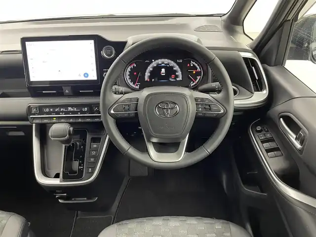 トヨタ ヴォクシー S－Z 福井県 2022(令4)年 1.4万km アティチュードブラックマイカ 純正10.5インチディスプレイオーディオ/（ナビ/Bluetooth/USB/Miracast/HDMI）/フルセグテレビ/バックカメラ/ETC/トヨタセーフティセンス/・プリクラッシュセーフティ/・レーンディパーチャーアラート/・オートマチックハイビーム/・ドライバー異常時対応システム/・発進遅れ告知機能/・レーントレーシングアシスト/・レーダークルーズコントロール/・ロードサインアシスト/・プロアクティブドライビングアシスト/・パーキングサポートブレーキ/オートブレーキホールド/ハーフレザーシート/シートヒーター/両側パワースライドドア/純正フロアマット/ステアリングスイッチ/革巻きステアリング/取扱説明書/保証書/スペアキー