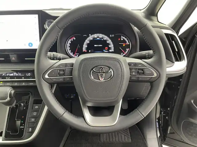 トヨタ ヴォクシー S－Z 福井県 2022(令4)年 1.4万km アティチュードブラックマイカ 純正10.5インチディスプレイオーディオ/（ナビ/Bluetooth/USB/Miracast/HDMI）/フルセグテレビ/バックカメラ/ETC/トヨタセーフティセンス/・プリクラッシュセーフティ/・レーンディパーチャーアラート/・オートマチックハイビーム/・ドライバー異常時対応システム/・発進遅れ告知機能/・レーントレーシングアシスト/・レーダークルーズコントロール/・ロードサインアシスト/・プロアクティブドライビングアシスト/・パーキングサポートブレーキ/オートブレーキホールド/ハーフレザーシート/シートヒーター/両側パワースライドドア/純正フロアマット/ステアリングスイッチ/革巻きステアリング/取扱説明書/保証書/スペアキー