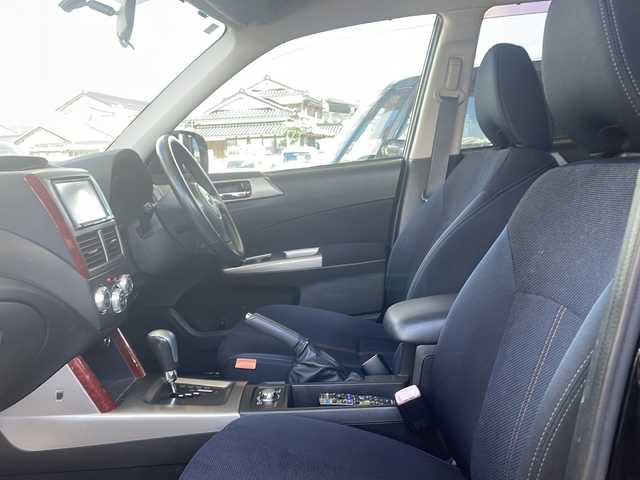スバル フォレスター 2．0XT 鳥取県 2008(平20)年 8.3万km オブシディアンブラックパール ワンオーナー/オールモード4WD/S/Iドライブ/防水シート/純正キーレス/純正HDDナビ/クルーズコントロール/革巻ハンドル/キセノン/保証書・取説