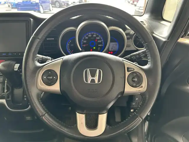 ホンダ Ｎ ＢＯＸ カスタム G ターボSSパッケージ 沖縄県 2014(平26)年 6.3万km ポリッシュドメタルメタリック (株)IDOMが運営する【じしゃロンコザ店】の自社ローン対象車両になります。こちらは現金ご利用時の価格です。自社ローンご希望の方は別途その旨お申付け下さい。/純正ナビ　/フルセグＴＶ　/Ｂｌｕｅｔｏｏｔｈ接続　/バックカメラ　/ドライブレコーダー　/両側パワースライドドア/衝突被害軽減システム　/クルーズコントロール　/シートヒーター　/プッシュスタート　/スマートキー　/オートライト