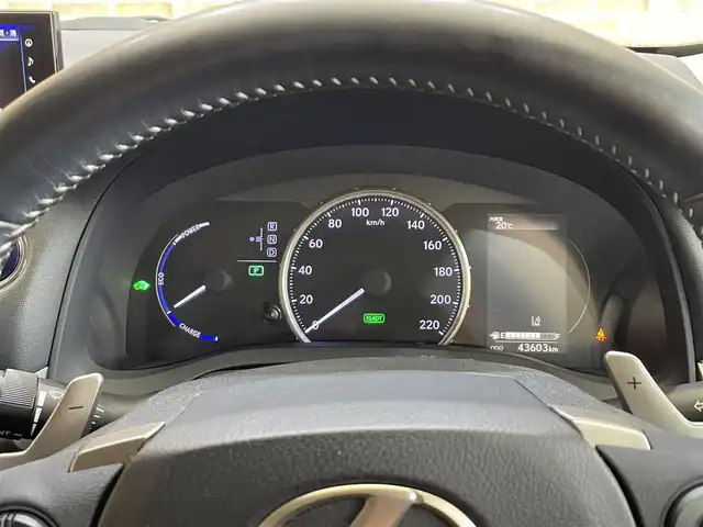 レクサス ＣＴ 200h 岩手県 2017(平29)年 4.4万km ソニッククォーツ レクサスセーフティシステム＋/プリクラッシュセーフティ/レーダークルーズコントロール/レーンディパーチャーアラート/オートマチックハイビーム/横滑り防止装置/パドルシフト/シートヒーター/ドライブモードセレクト/10.3インチナビ/フルセグTV/バックカメラ/ETC2.0/ドライブレコーダー/ヘッドライトレベライザー/純正１５インチアルミホイール/純正フロアマット