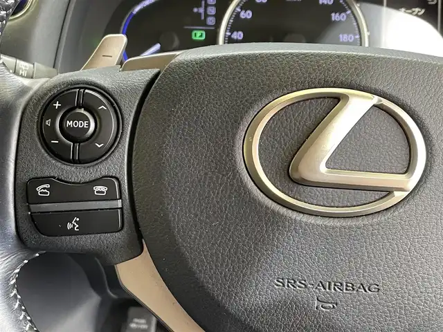 レクサス ＣＴ 200h 岩手県 2017(平29)年 4.4万km ソニッククォーツ レクサスセーフティシステム＋/プリクラッシュセーフティ/レーダークルーズコントロール/レーンディパーチャーアラート/オートマチックハイビーム/横滑り防止装置/パドルシフト/シートヒーター/ドライブモードセレクト/10.3インチナビ/フルセグTV/バックカメラ/ETC2.0/ドライブレコーダー/ヘッドライトレベライザー/純正１５インチアルミホイール/純正フロアマット