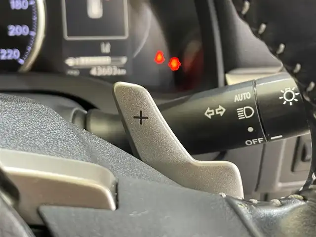 レクサス ＣＴ 200h 岩手県 2017(平29)年 4.4万km ソニッククォーツ レクサスセーフティシステム＋/プリクラッシュセーフティ/レーダークルーズコントロール/レーンディパーチャーアラート/オートマチックハイビーム/横滑り防止装置/パドルシフト/シートヒーター/ドライブモードセレクト/10.3インチナビ/フルセグTV/バックカメラ/ETC2.0/ドライブレコーダー/ヘッドライトレベライザー/純正１５インチアルミホイール/純正フロアマット