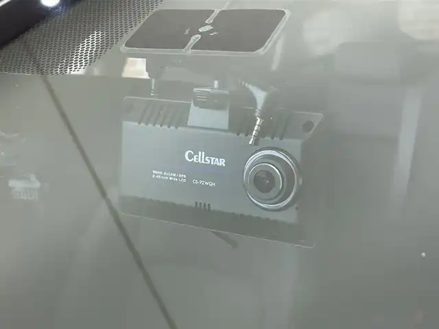 レクサス ＣＴ 200h 岩手県 2017(平29)年 4.4万km ソニッククォーツ レクサスセーフティシステム＋/プリクラッシュセーフティ/レーダークルーズコントロール/レーンディパーチャーアラート/オートマチックハイビーム/横滑り防止装置/パドルシフト/シートヒーター/ドライブモードセレクト/10.3インチナビ/フルセグTV/バックカメラ/ETC2.0/ドライブレコーダー/ヘッドライトレベライザー/純正１５インチアルミホイール/純正フロアマット