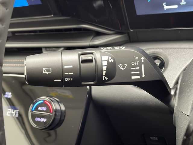 日産 セレナ e－パワー ハイウェイスター V 千葉県 2025(令7)年 0.1千km 白Ⅱ プロパイロット/インテリジェントエマージェンシーブレーキ/レーンキープアシスト/12.3型純正ナビ/　　Bluetooth/AM/FM/アラウンドビューモニター/ビルトインETC/デジタルインナーミラー/両側パワースライドドア/ハンズフリードア/オートライト/LEDヘッドライト/フォグランプ/電子パーキング/ブレーキホールド/プッシュスタート/スマートキー