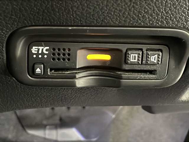 ホンダ ヴェゼル ハイブリッド 千葉県 2019(令1)年 3.6万km プラチナホワイトパール 社外ナビ/フルセグTV/バックカメラ　/衝突被害軽減ブレーキ/レーンキープアシスト/レーダークルーズコントロール/先行車先行お知らせ/パワーシート＆シートヒーター/ステアリングリモコン/LEDヘッドライト/パドルシフト