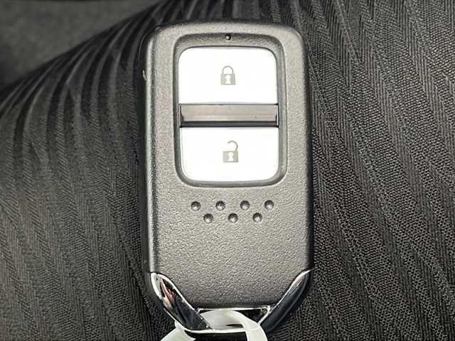 ホンダ ヴェゼル ハイブリッド 千葉県 2019(令1)年 3.6万km プラチナホワイトパール 社外ナビ/フルセグTV/バックカメラ　/衝突被害軽減ブレーキ/レーンキープアシスト/レーダークルーズコントロール/先行車先行お知らせ/パワーシート＆シートヒーター/ステアリングリモコン/LEDヘッドライト/パドルシフト