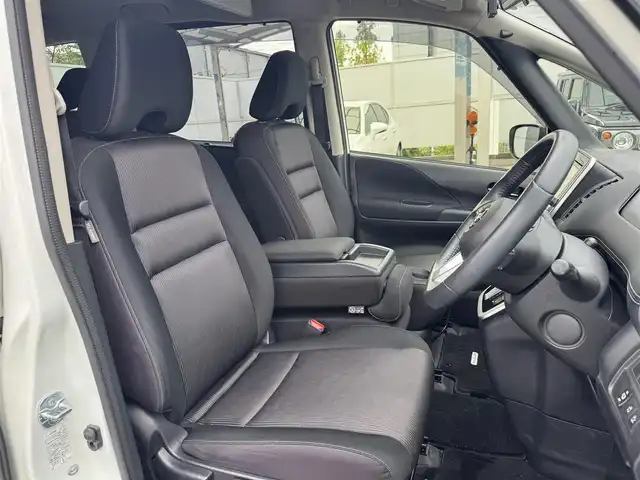 日産 セレナ ハイウェイスター プロパイロットED 三重県 2017(平29)年 5.5万km ブリリアントホワイトパール エマージェンシーブレーキ/快適パック/プロパイロット(自動運転技術)/純正9インチメモリナビ・地デジTV/・DVD/CD/・Bluetooth/純正フリップダウンモニター/バックカメラ/フロント・バックソナー/車線逸脱防止支援システム/コムテックドライブレコーダー/両側ハンズフリーパワースライドドア /ビルトインETC/純正16インチ10本スポークアルミホイール/LEDヘッドランプ/・オートライト/オートマチックハイビーム/フォグランプ/プッシュエンジンスタート/インテリジェントキー×2/新車時保証書/取扱説明書