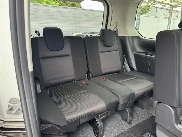 日産 セレナ ハイウェイスター プロパイロットED 三重県 2017(平29)年 5.5万km ブリリアントホワイトパール エマージェンシーブレーキ/快適パック/プロパイロット(自動運転技術)/純正9インチメモリナビ・地デジTV/・DVD/CD/・Bluetooth/純正フリップダウンモニター/バックカメラ/フロント・バックソナー/車線逸脱防止支援システム/コムテックドライブレコーダー/両側ハンズフリーパワースライドドア /ビルトインETC/純正16インチ10本スポークアルミホイール/LEDヘッドランプ/・オートライト/オートマチックハイビーム/フォグランプ/プッシュエンジンスタート/インテリジェントキー×2/新車時保証書/取扱説明書