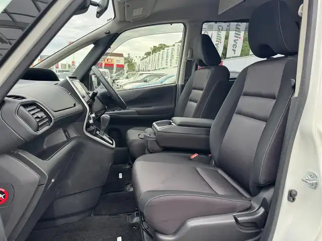 日産 セレナ ハイウェイスター プロパイロットED 三重県 2017(平29)年 5.5万km ブリリアントホワイトパール エマージェンシーブレーキ/快適パック/プロパイロット(自動運転技術)/純正9インチメモリナビ・地デジTV/・DVD/CD/・Bluetooth/純正フリップダウンモニター/バックカメラ/フロント・バックソナー/車線逸脱防止支援システム/コムテックドライブレコーダー/両側ハンズフリーパワースライドドア /ビルトインETC/純正16インチ10本スポークアルミホイール/LEDヘッドランプ/・オートライト/オートマチックハイビーム/フォグランプ/プッシュエンジンスタート/インテリジェントキー×2/新車時保証書/取扱説明書