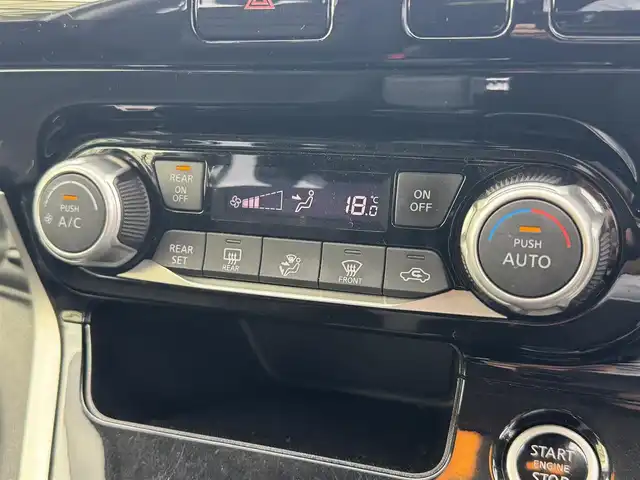 日産 セレナ ハイウェイスター プロパイロットED 三重県 2017(平29)年 5.5万km ブリリアントホワイトパール エマージェンシーブレーキ/快適パック/プロパイロット(自動運転技術)/純正9インチメモリナビ・地デジTV/・DVD/CD/・Bluetooth/純正フリップダウンモニター/バックカメラ/フロント・バックソナー/車線逸脱防止支援システム/コムテックドライブレコーダー/両側ハンズフリーパワースライドドア /ビルトインETC/純正16インチ10本スポークアルミホイール/LEDヘッドランプ/・オートライト/オートマチックハイビーム/フォグランプ/プッシュエンジンスタート/インテリジェントキー×2/新車時保証書/取扱説明書