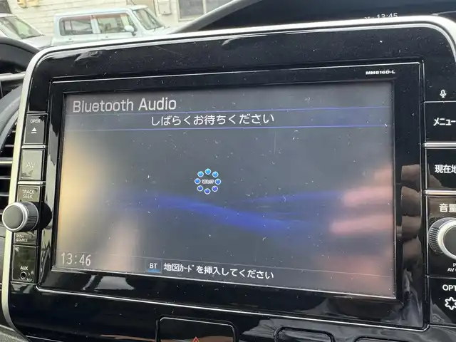 日産 セレナ ハイウェイスター プロパイロットED 三重県 2017(平29)年 5.5万km ブリリアントホワイトパール エマージェンシーブレーキ/快適パック/プロパイロット(自動運転技術)/純正9インチメモリナビ・地デジTV/・DVD/CD/・Bluetooth/純正フリップダウンモニター/バックカメラ/フロント・バックソナー/車線逸脱防止支援システム/コムテックドライブレコーダー/両側ハンズフリーパワースライドドア /ビルトインETC/純正16インチ10本スポークアルミホイール/LEDヘッドランプ/・オートライト/オートマチックハイビーム/フォグランプ/プッシュエンジンスタート/インテリジェントキー×2/新車時保証書/取扱説明書