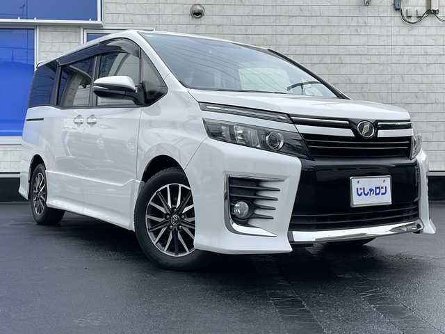 トヨタ ヴォクシー ZS 長野県 2014(平26)年 13.8万km ホワイトパールクリスタルシャイン (株)IDOMが運営する【じしゃロン長野店】の自社ローン専用車両になりますこちらは現金またはオートローンご利用時の価格です。自社ローンご希望の方は別途その旨お申付け下さい/純正9インチナビ/バックカメラ/ステアリングスイッチ/フリップダウンモニター/両側パワースライドドア/純正アルミホイール/純正フロアマット